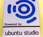 ubuntu studio Sticker / Badge / in chrome 19 x 28mm [784]