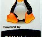 Powered by GNU / Linux Sticker 19 x 28mm [411]
